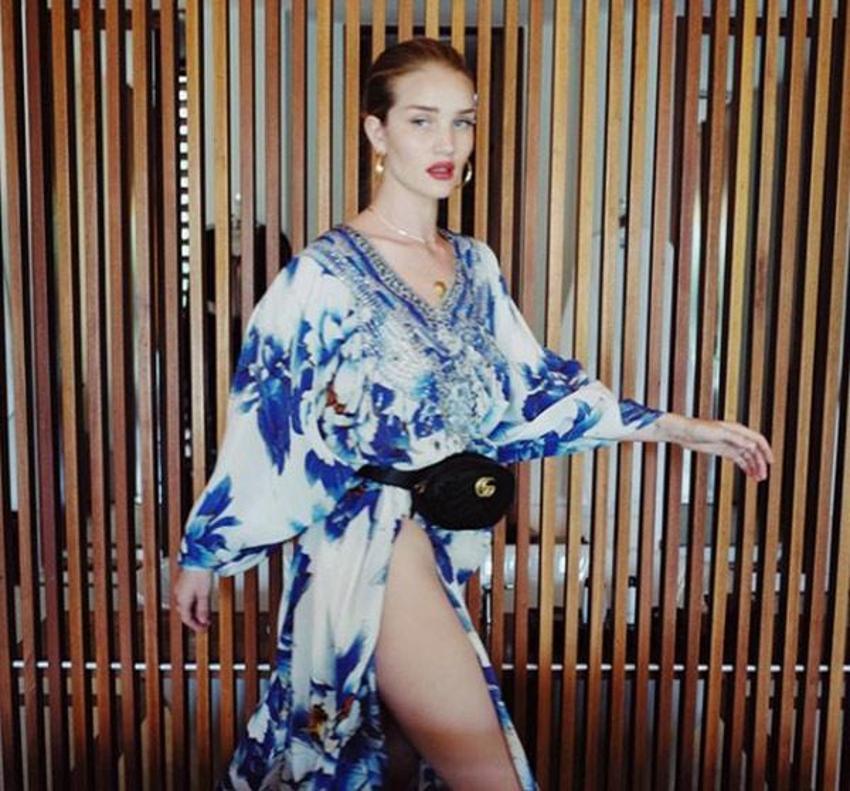 Rosie Huntington-Whiteley yatakta...