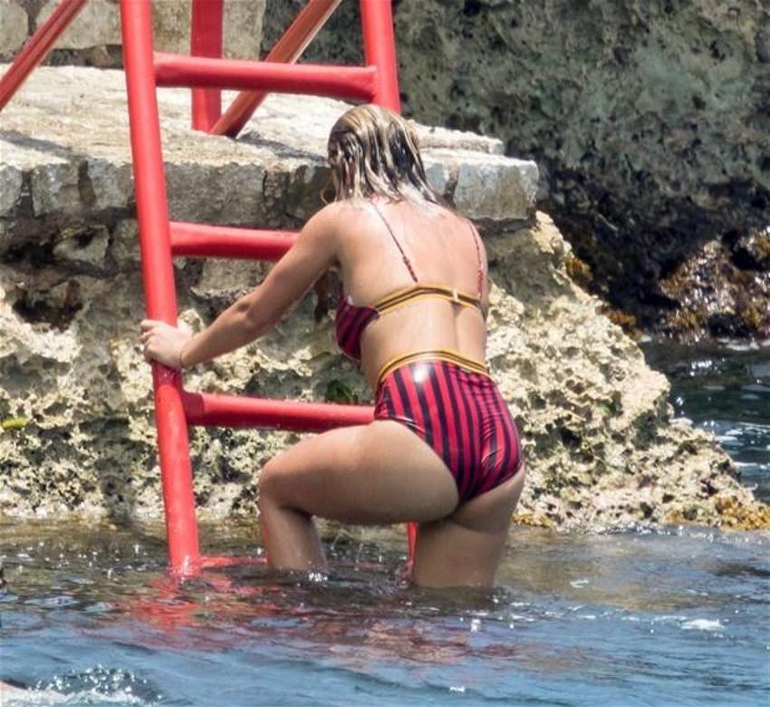 Rita Ora haftada 143 bin TL kazanıyor!
