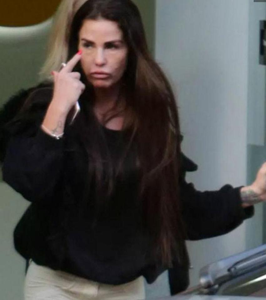 Katie Price'ten üzücü haber! Yüzü...
