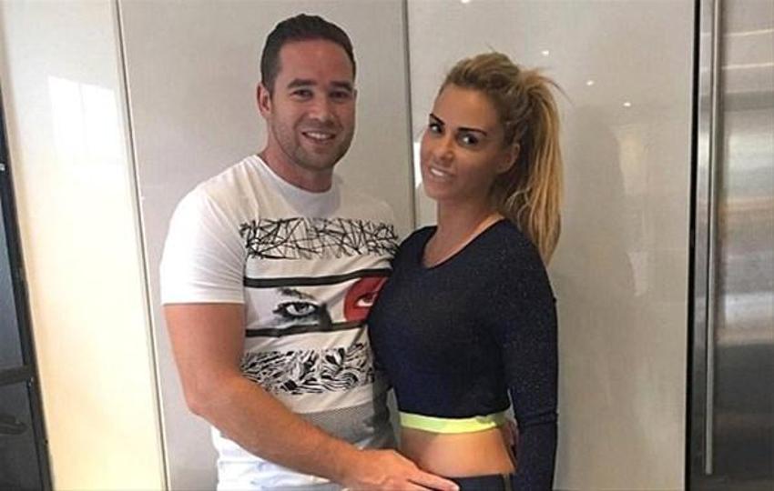Katie Price'ten üzücü haber! Yüzü...