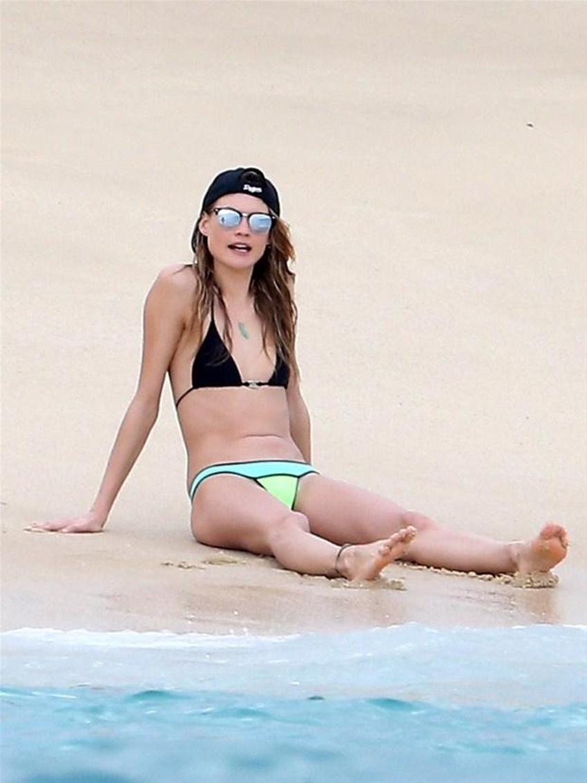 Behati Prinsloo'nun bebekliği!