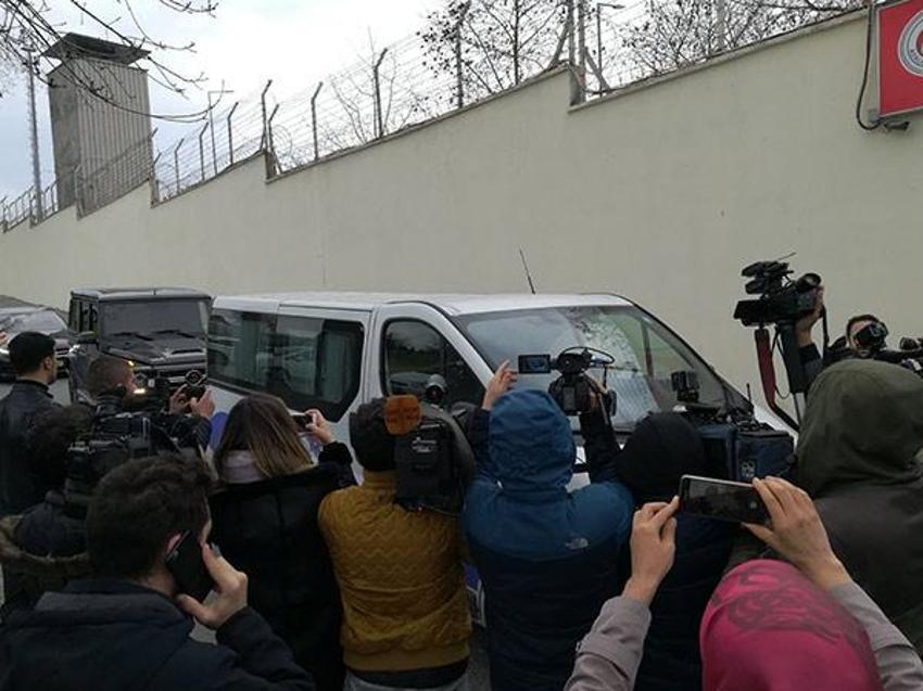 Seren Serengil cezaevinden çıktı canlı yayına koştu!