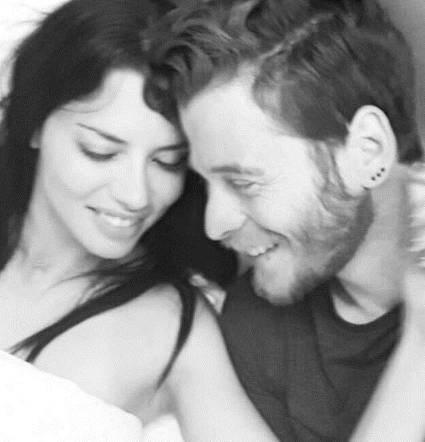 Adriana Lima ve Metin Hara sokak ortasında...