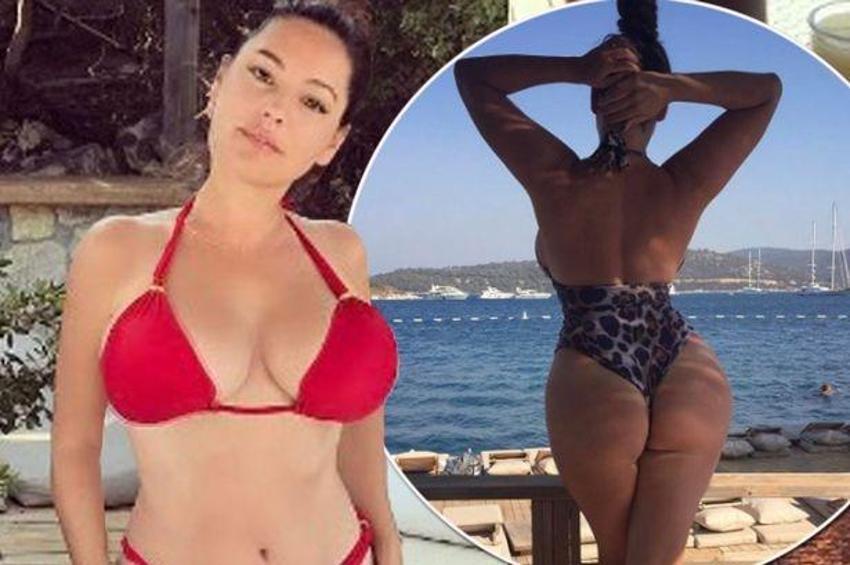 Kelly Brook paylaşmaya doymadı!
