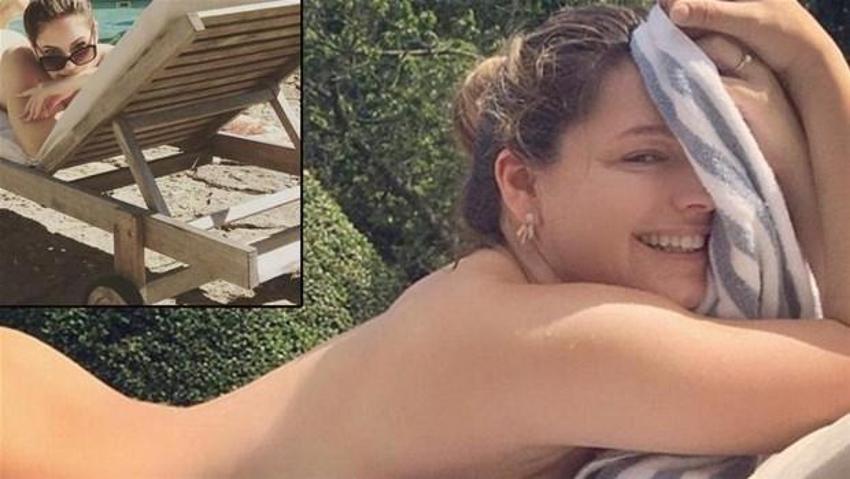 Kelly Brook paylaşmaya doymadı!