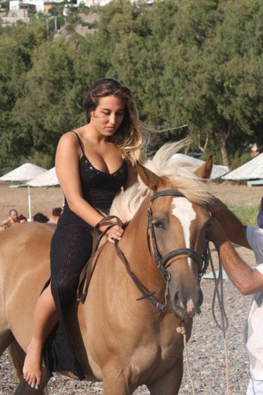 Ahu Tuğba'nın kızına kötü haber!