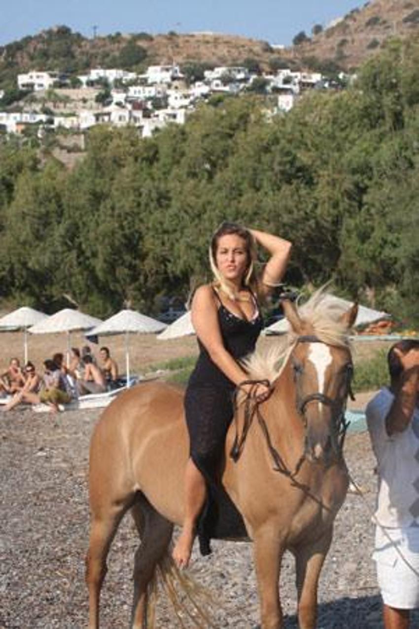 Ahu Tuğba'nın kızına kötü haber!