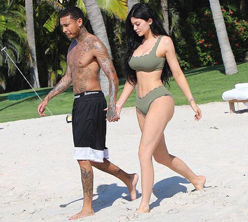 Doğumdan sonra ilk kez görüntülendi!