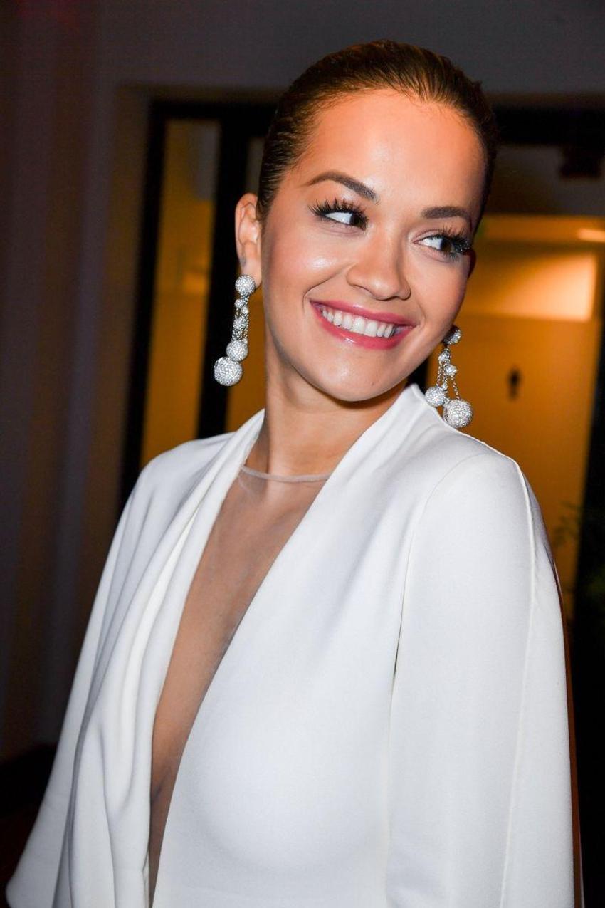 Rita Ora'dan olay yaratan paylaşımlar!