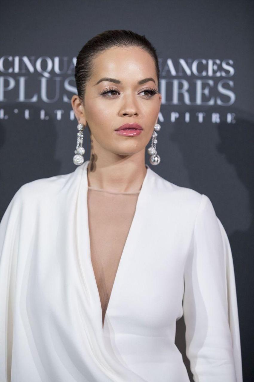 Rita Ora'dan olay yaratan paylaşımlar!