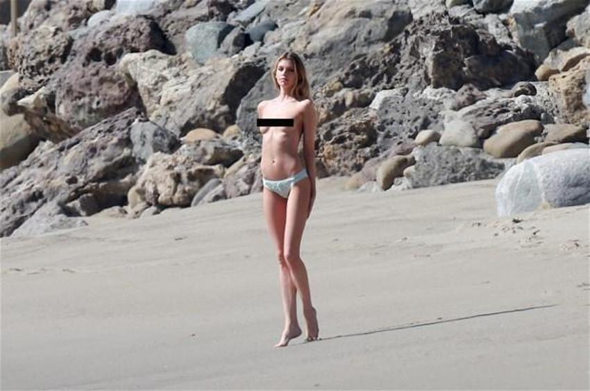 Stella Maxwell büyüledi!