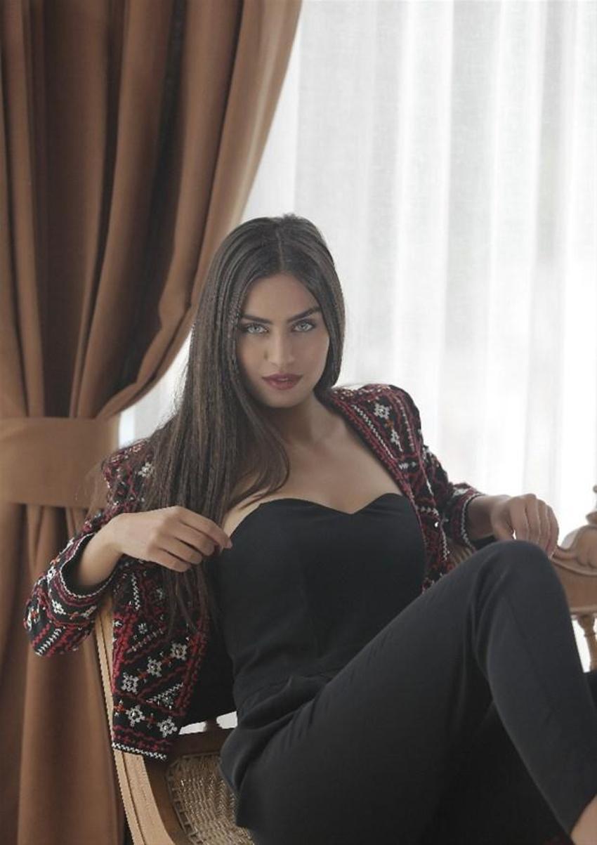 Amine Gülşe: Öpüşmek zorundayım; çünkü...