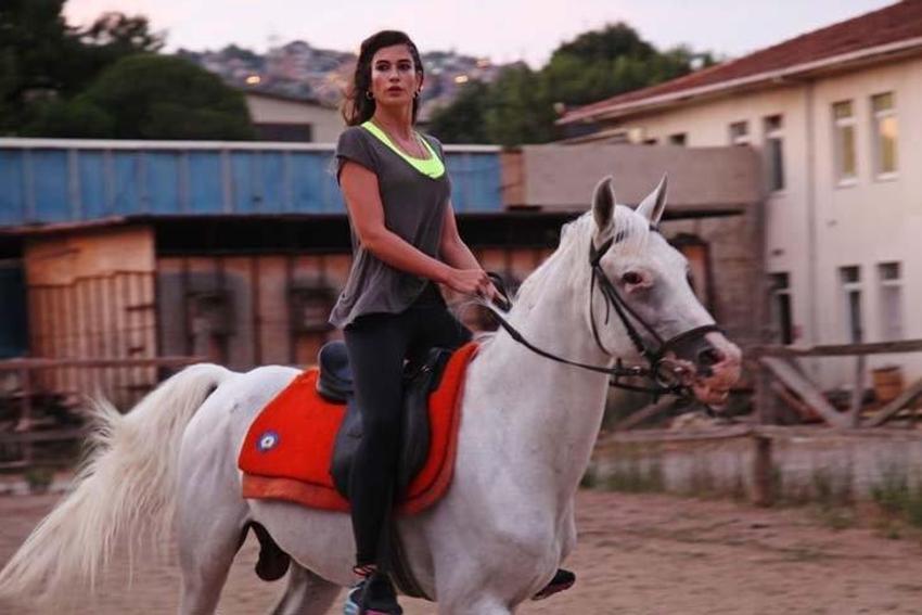 Berrak ve Birkan dudak dudağa!