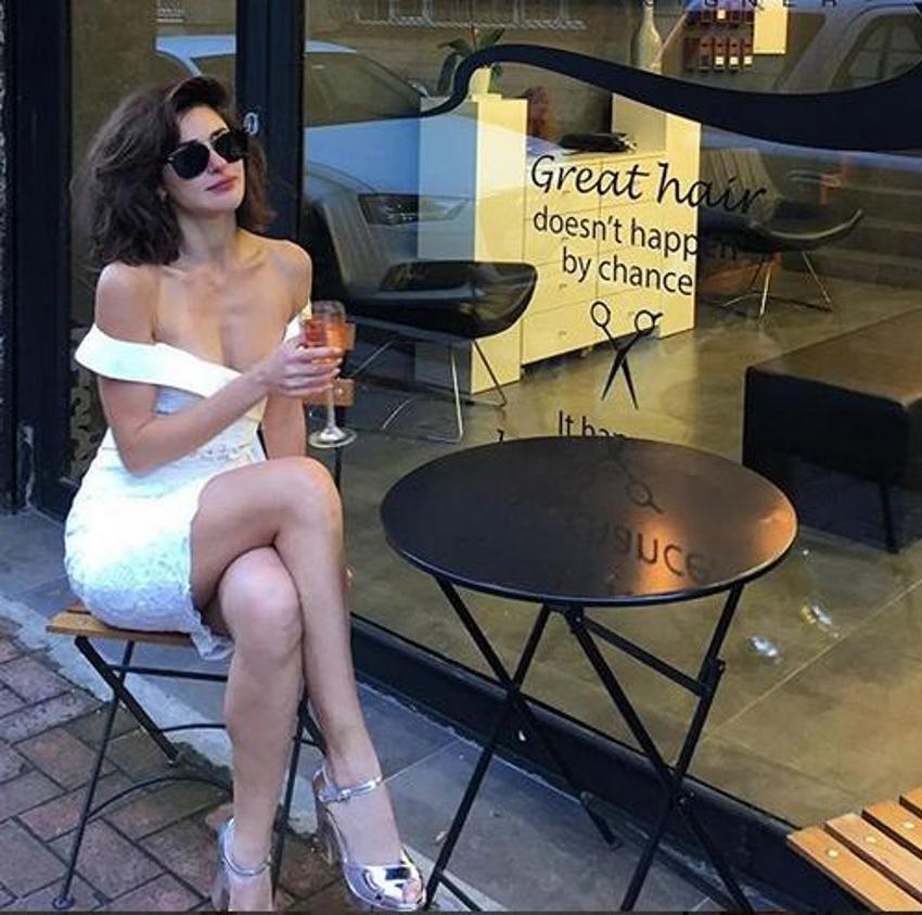 Nesrin'in transparan kıyafeti olay oldu!