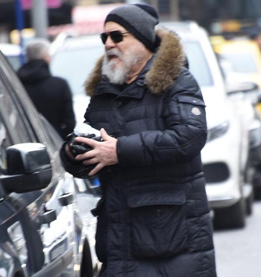 Usta oyuncu Çetin Tekindor tanınmaz halde!