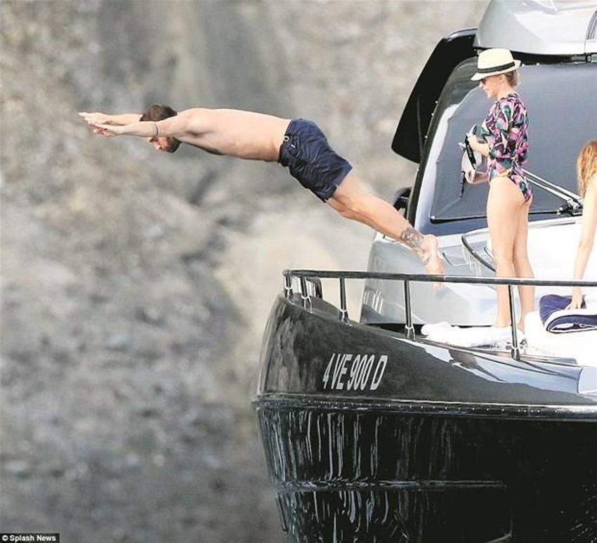 Kylie Minogue ile tokalaşmak 5 bin TL!