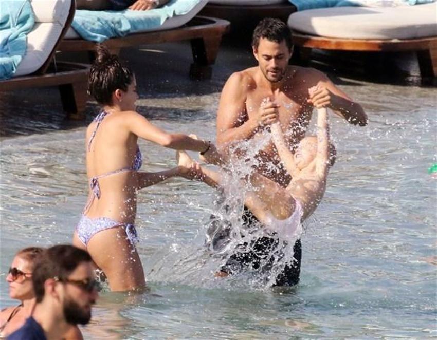 Seksi modellerin çılgın kaçamağı!