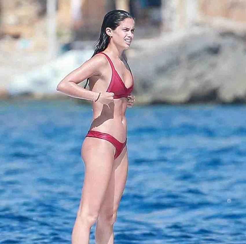 Seksi modellerin çılgın kaçamağı!