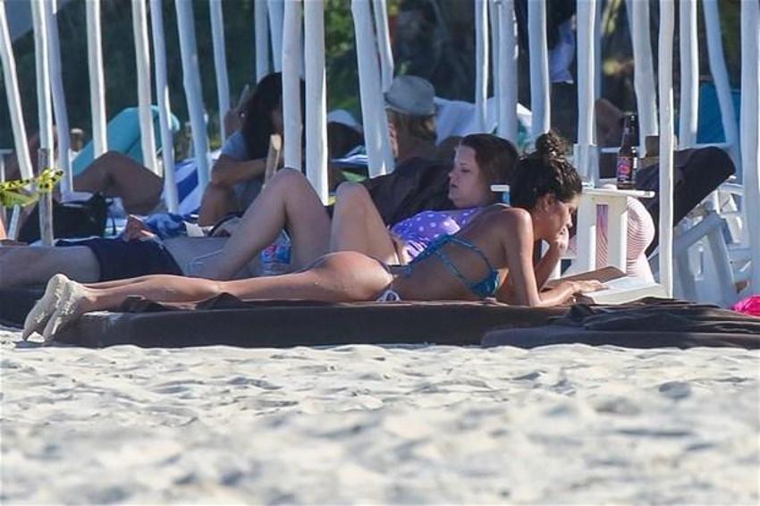 Seksi modellerin çılgın kaçamağı!