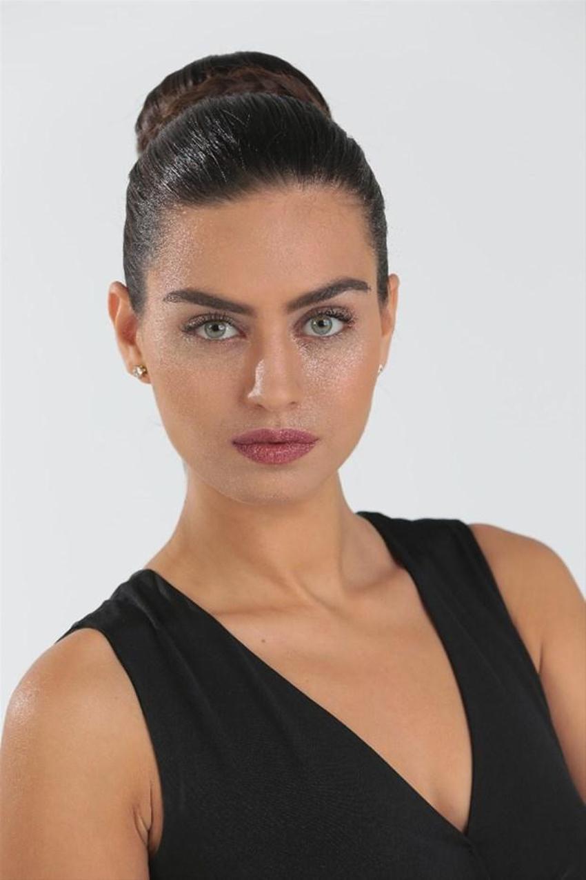 Amine Gülşe'nin keyfi yerinde!