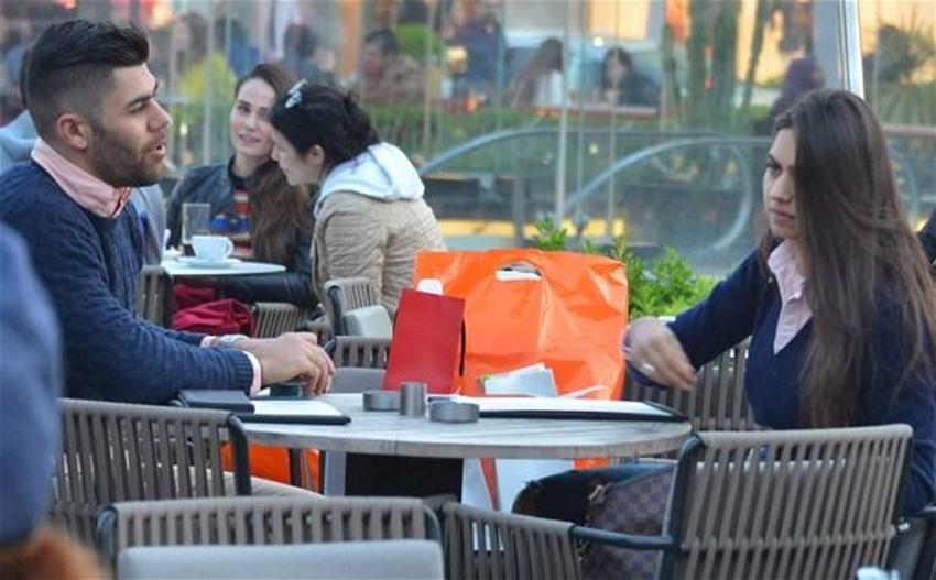 Amine Gülşe'nin keyfi yerinde!