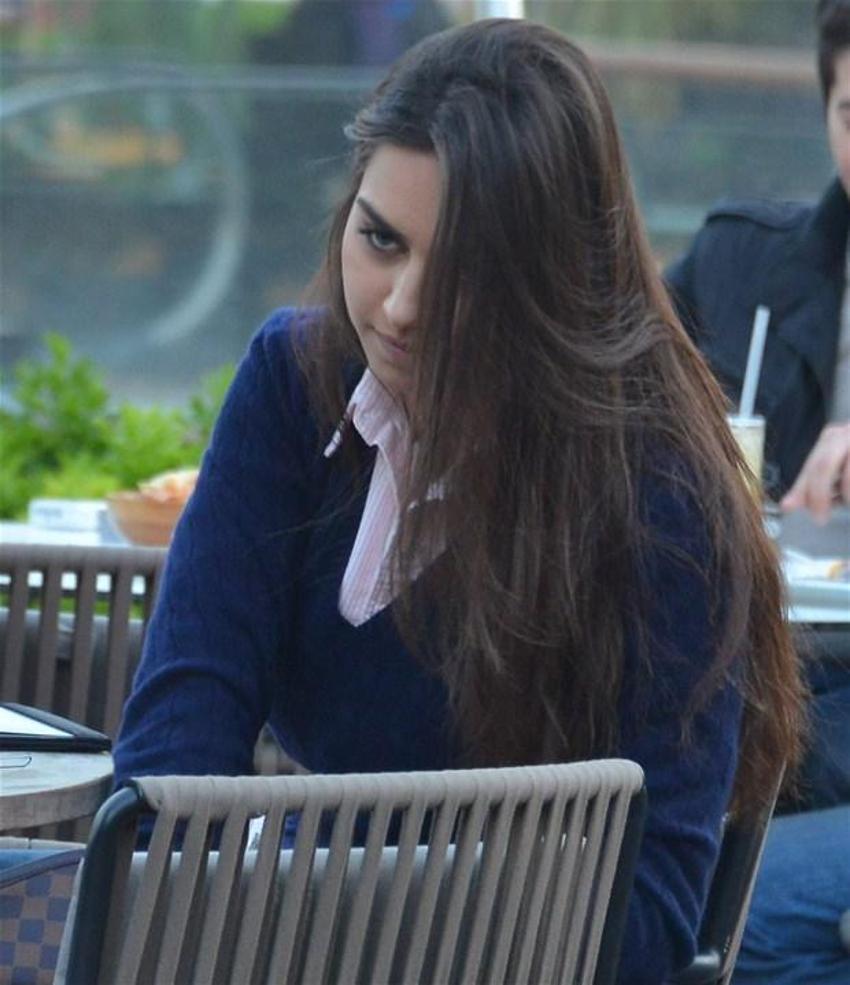 Amine Gülşe'nin keyfi yerinde!