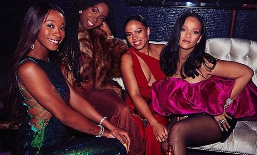 Rihanna’nın çılgın ve gizli partisi!