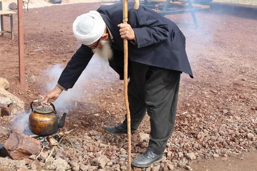 Muhammet Dede'den Mehmetçiğe çay servisi!