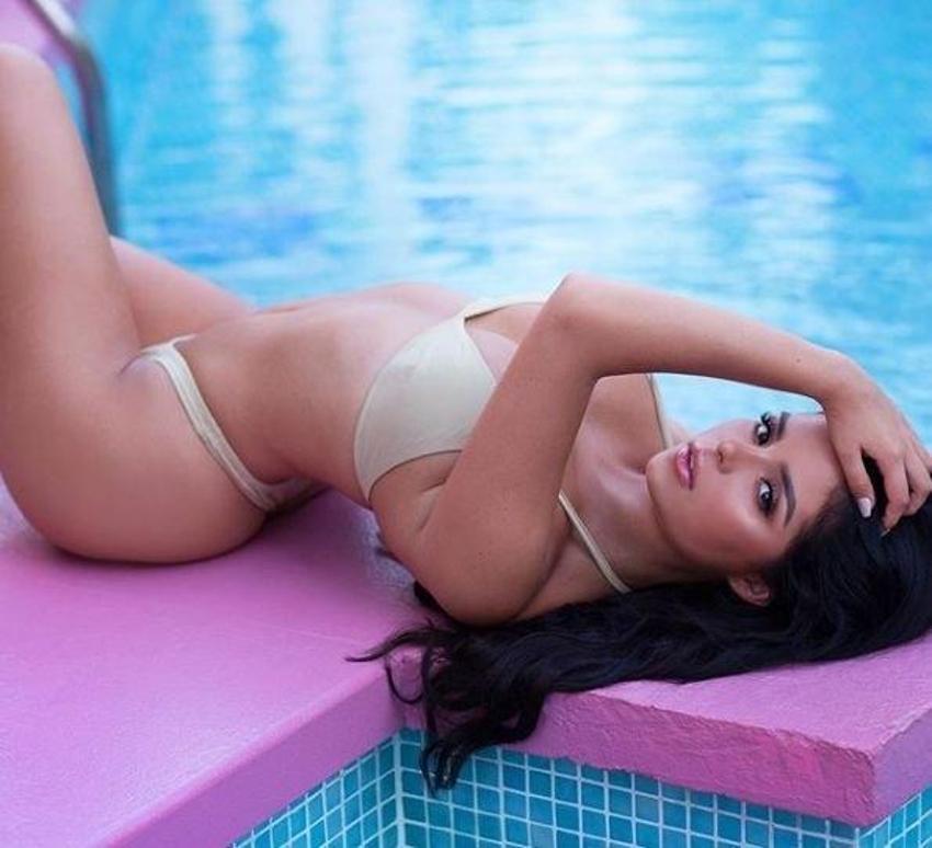 Seksi manken komşuda ortaya çıktı!