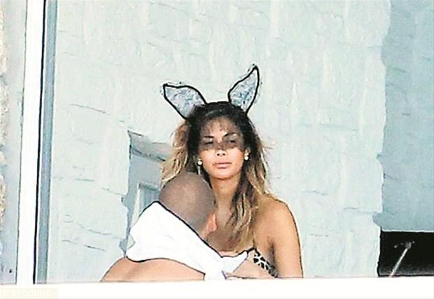 Seksi şarkıcıdan nefes kesen pozlar!