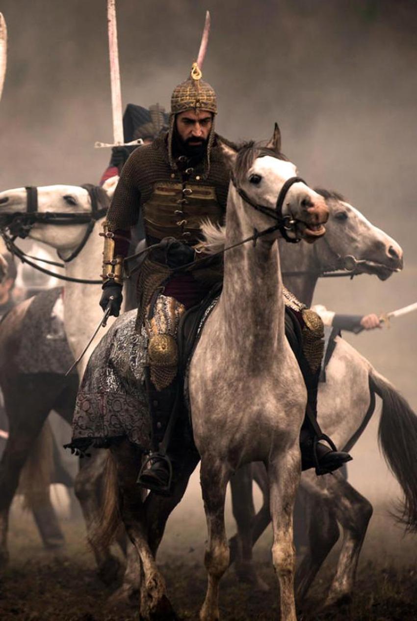 'Fatih' dizisinin kadrosu dudak uçuklattı!