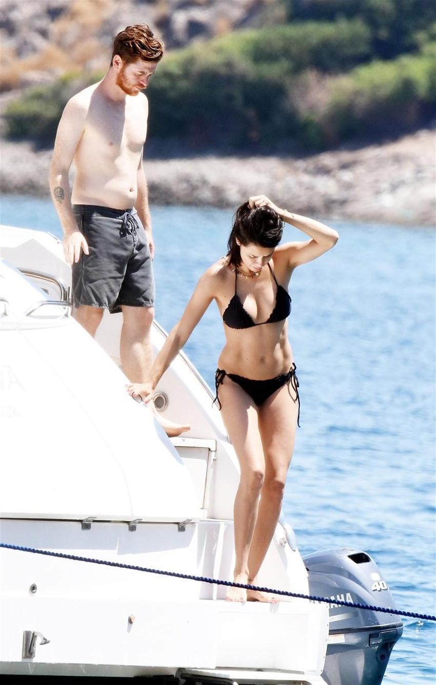 Adriana Lima'nın hedefi 'göbek dansı' öğrenmek!