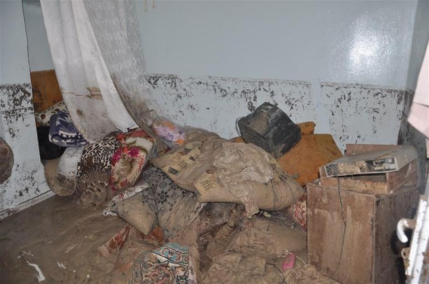Şanlıurfa'da şiddetli yağış! Ev ve araçlar zarar gördü