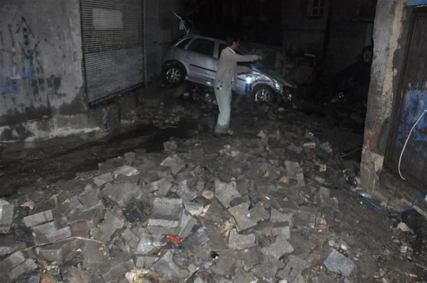 Şanlıurfa'da şiddetli yağış! Ev ve araçlar zarar gördü