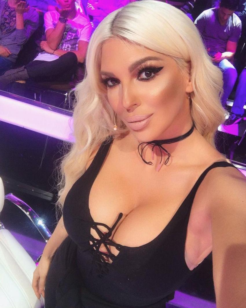 Jelena Karleusa'dan yine olay paylaşım!