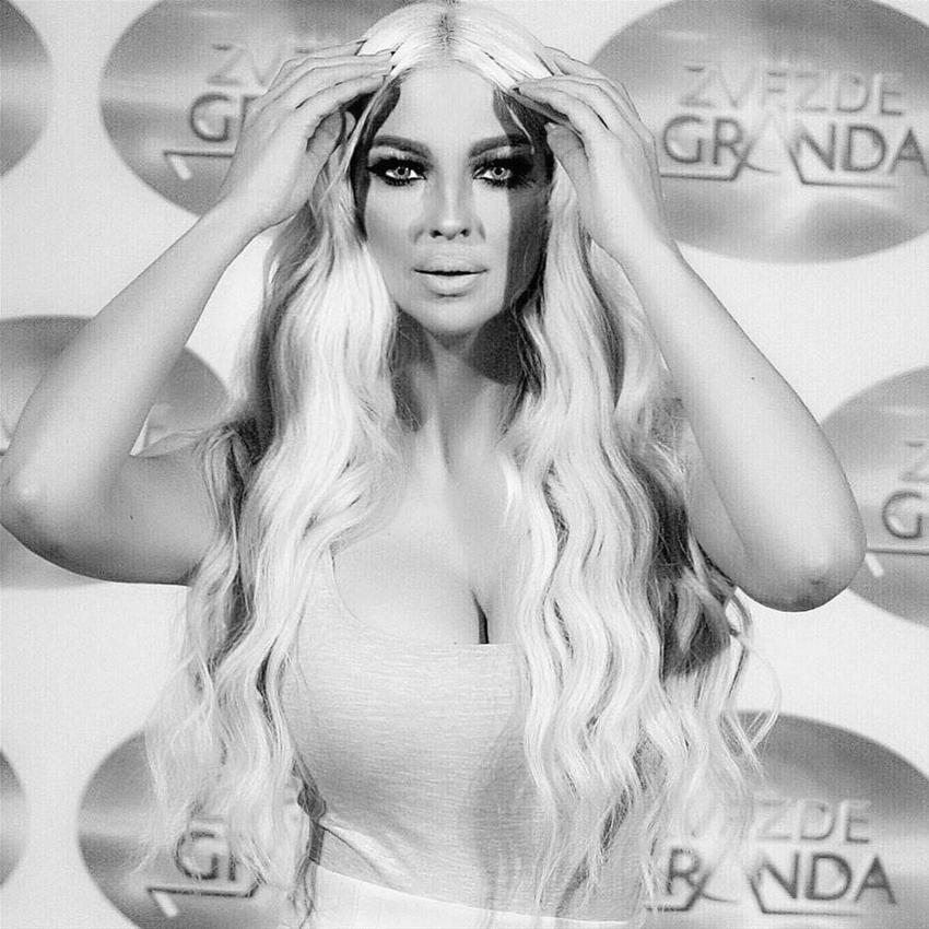 Jelena Karleusa'dan yine olay paylaşım!