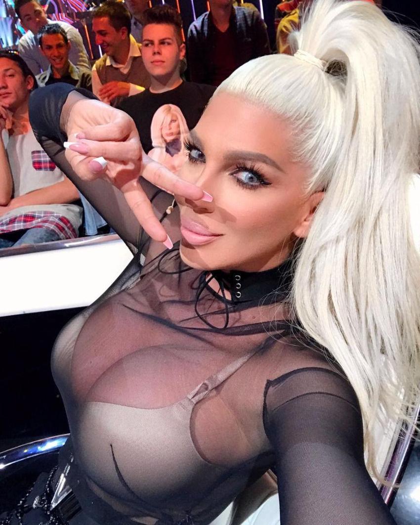 Jelena Karleusa'dan yine olay paylaşım!