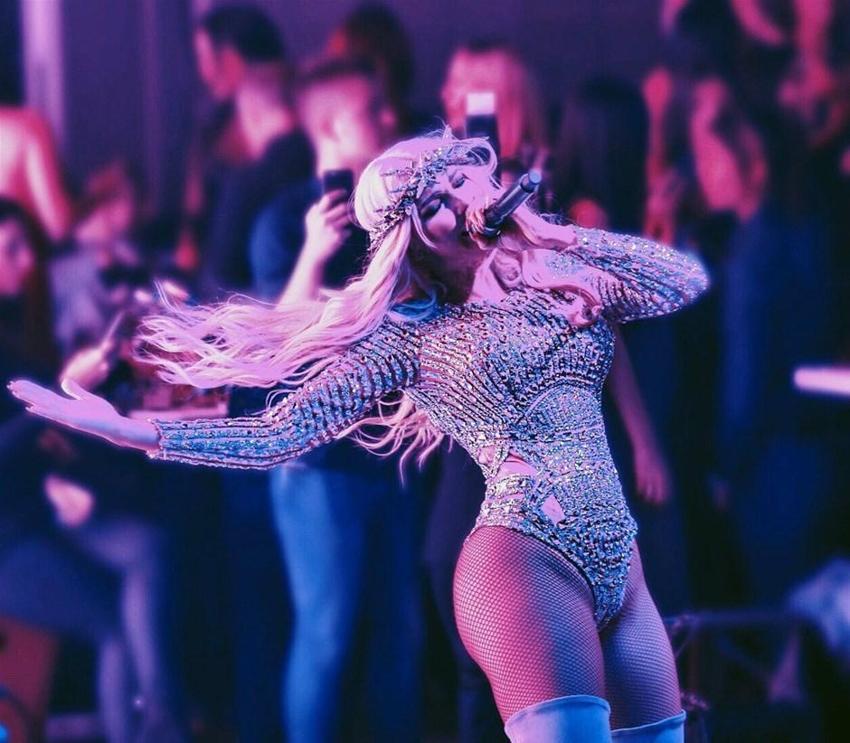 Jelena Karleusa'dan yine olay paylaşım!