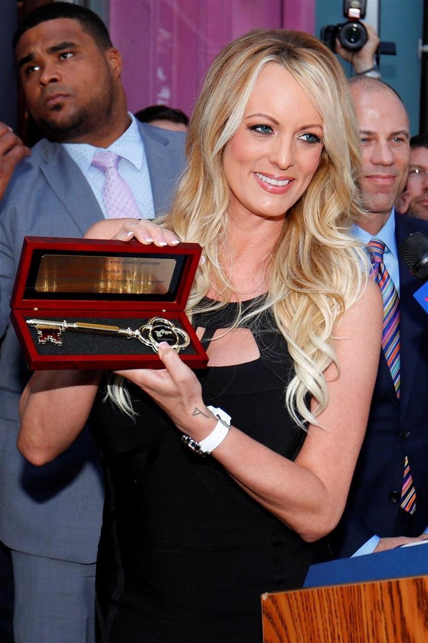 Trump'ın baş belası haline gelen Stormy Daniels’a büyük onurlandırma