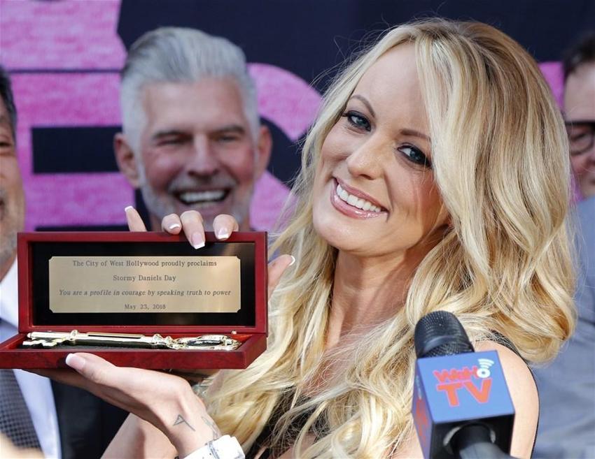 Trump'ın baş belası haline gelen Stormy Daniels’a büyük onurlandırma