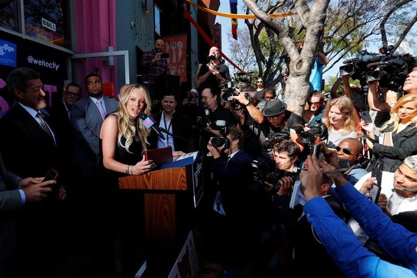 Trump'ın baş belası haline gelen Stormy Daniels’a büyük onurlandırma