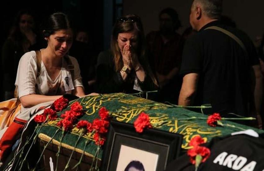 Ünlü oyuncu Arda Öziri'ye acı veda