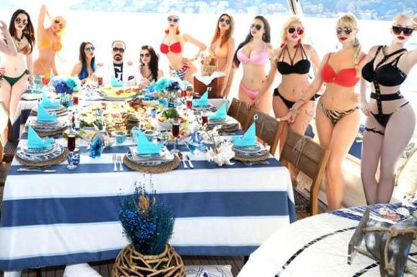 Başkası izlemeden ilişkiye giremiyorlar! Bacılar, cariyeler, motorlar...