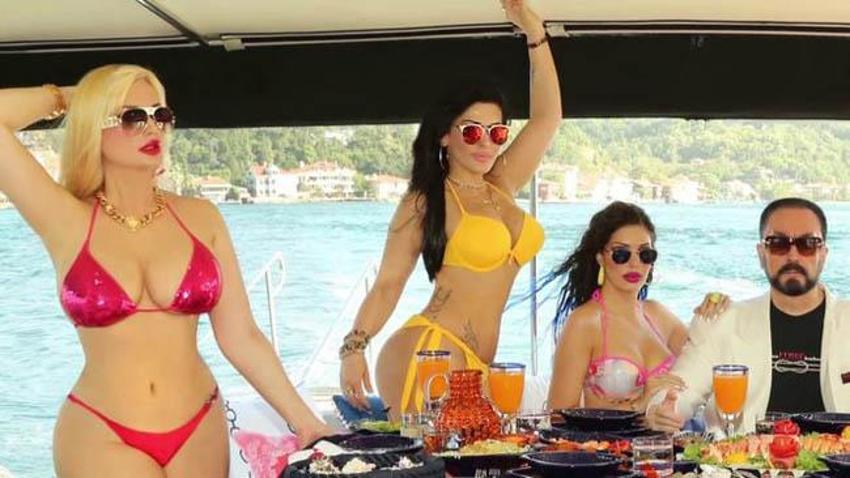 Başkası izlemeden ilişkiye giremiyorlar! Bacılar, cariyeler, motorlar...