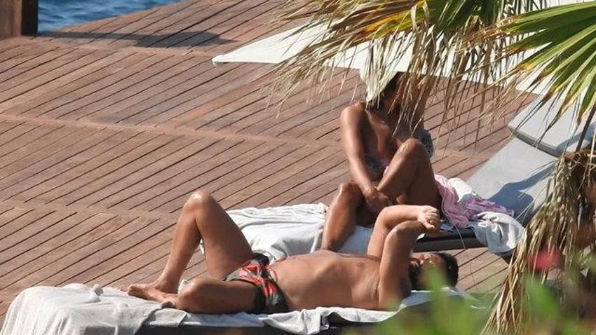 Asena ve Hasan Dere çifti Bodrum'da aşka geldi
