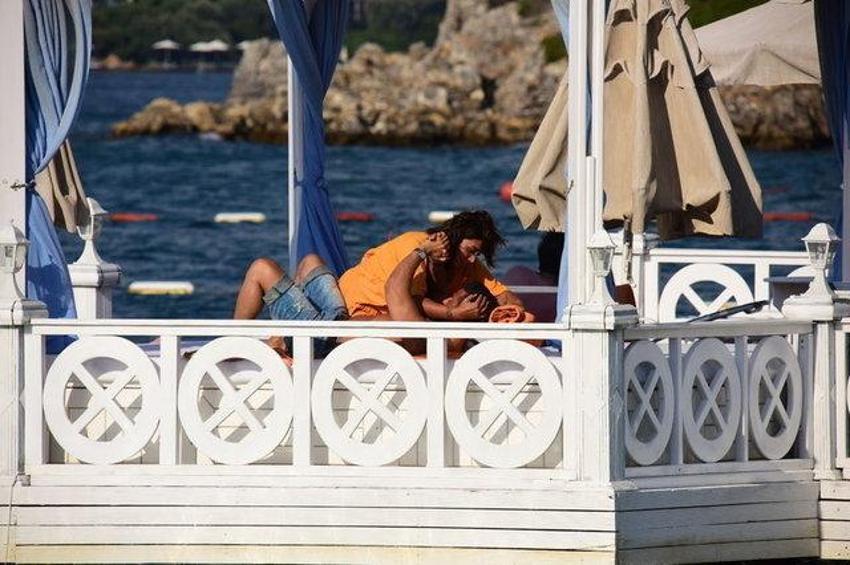Asena ve Hasan Dere çifti Bodrum'da aşka geldi