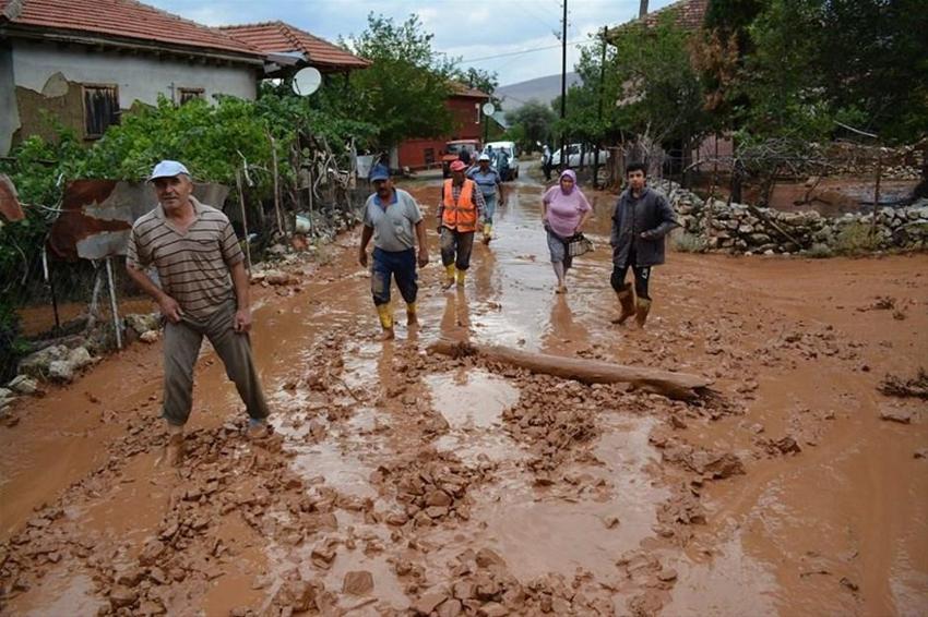 Elmalı'da ikinci sel! Hayvanlar telef oldu