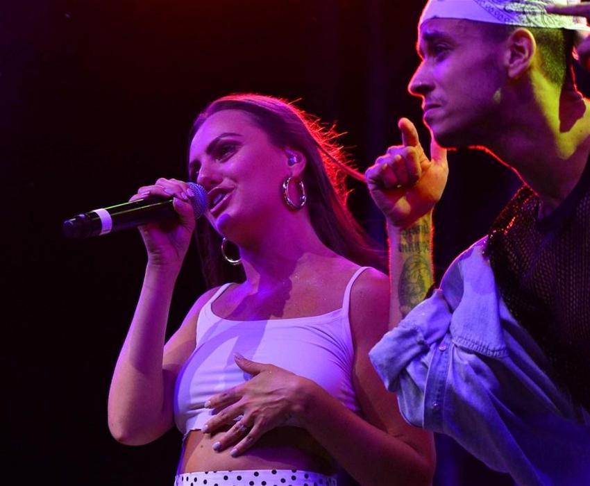Dünya starı Stan'dan muhteşem performans