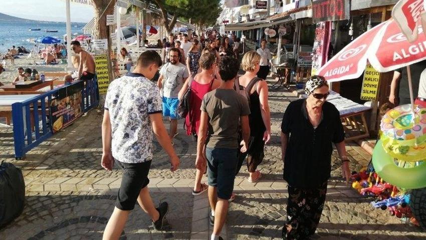 Avşa Adası'nda turist sayısı nüfusun 40 katını aştı