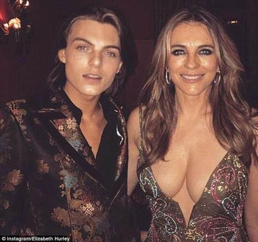 Elizabeth Hurley'e takipçilerinden eleştiri